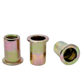Tuerca remachable 3/8 con cabeza chica